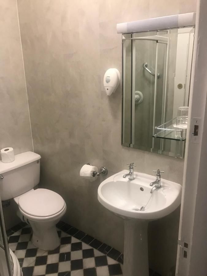 Отель Imperial Hotel Трали