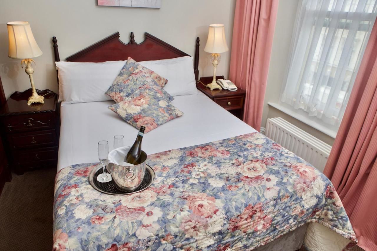 Отель Imperial Hotel Трали