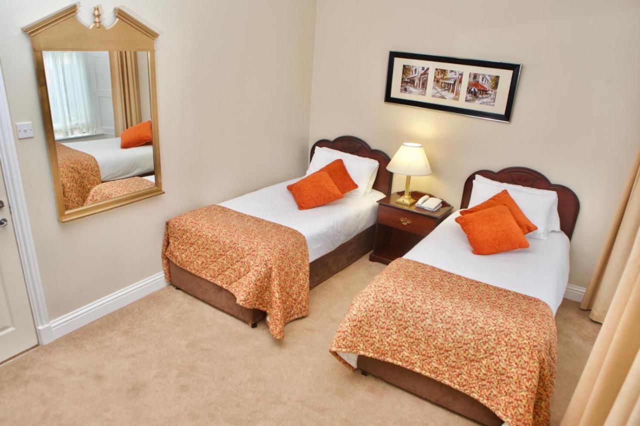 Отель Imperial Hotel Трали