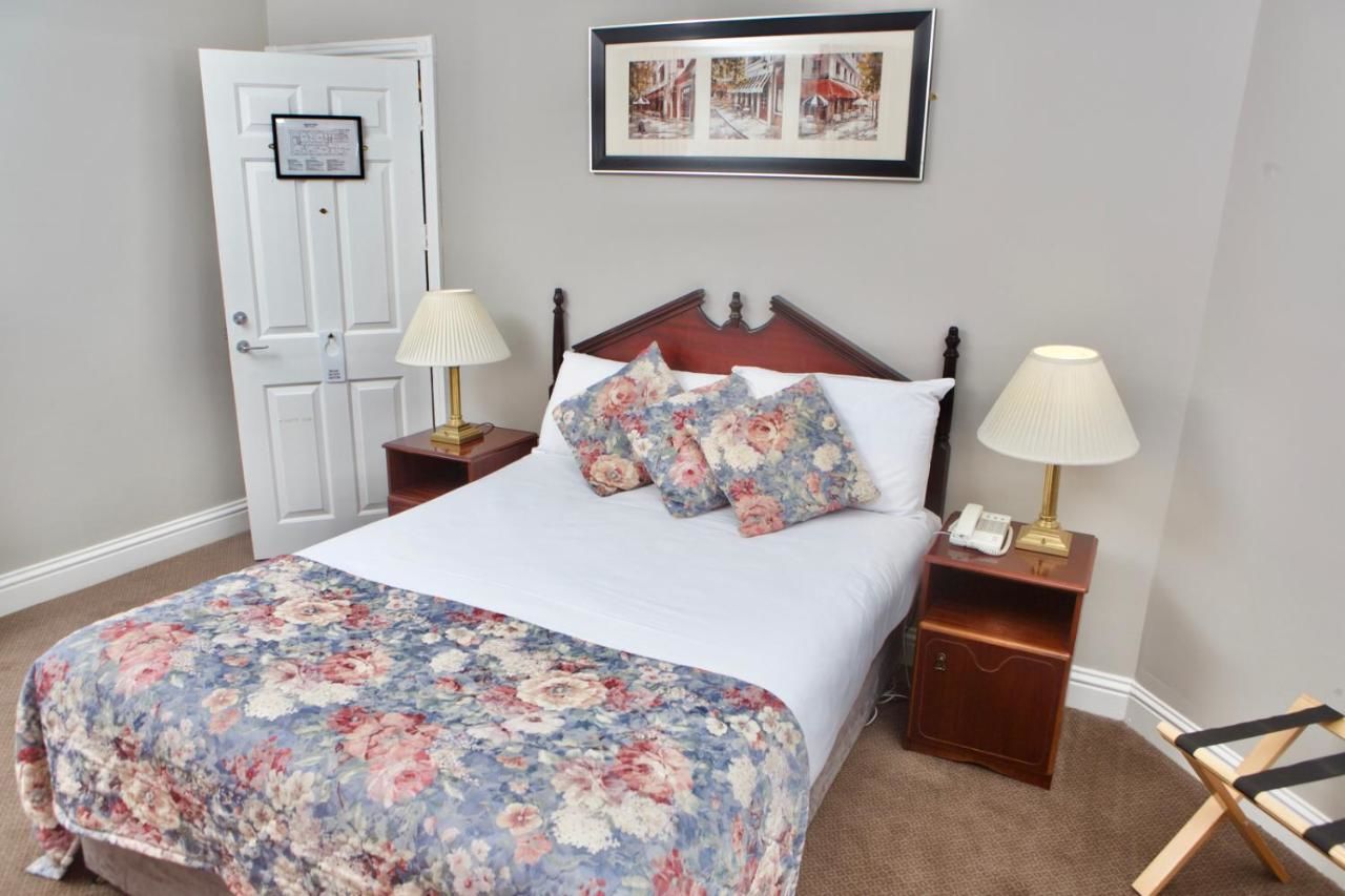 Отель Imperial Hotel Трали