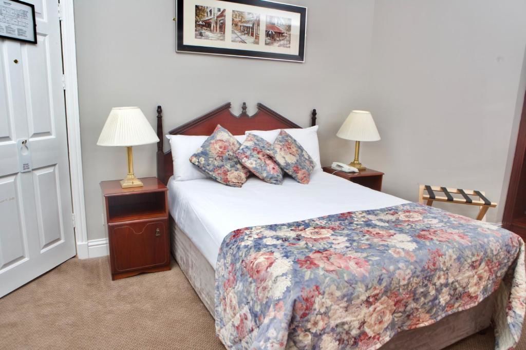 Отель Imperial Hotel Трали