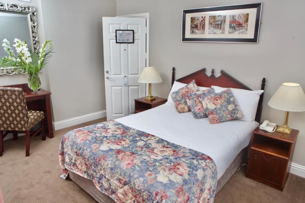 Отель Imperial Hotel Трали