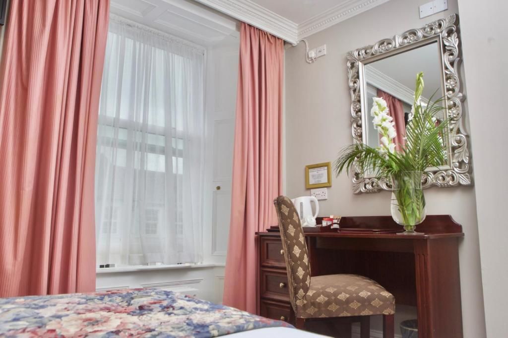 Отель Imperial Hotel Трали