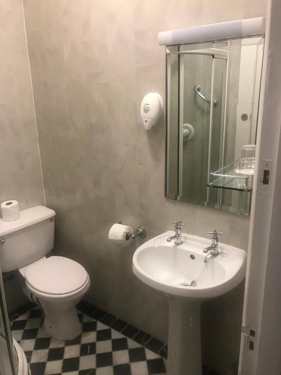 Отель Imperial Hotel Трали