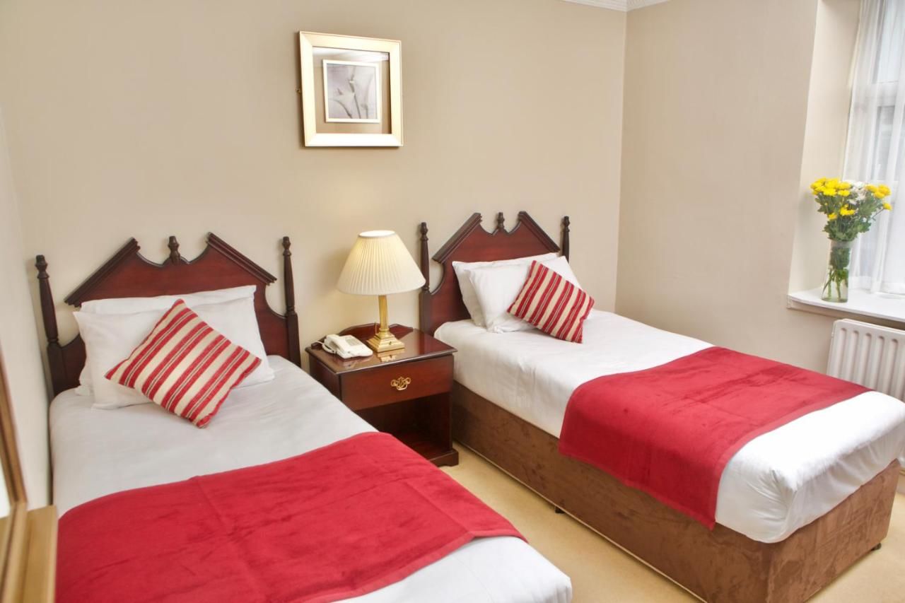 Отель Imperial Hotel Трали